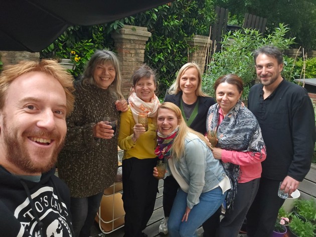 Korespondenn rozhovor mezi Denisou a Kamilou jako zkladn platforma k tmatu projektu Aktivn imaginace.