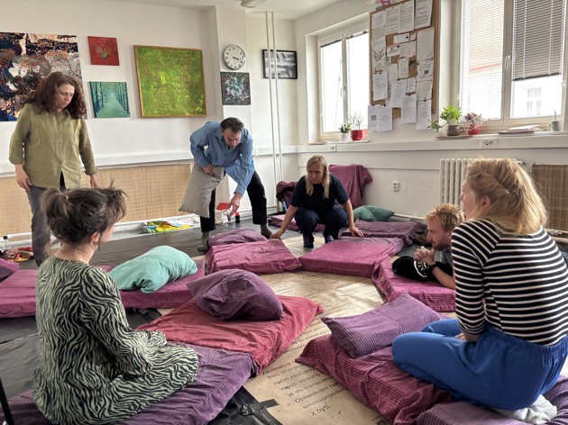 Korespondenn rozhovor mezi Denisou a Kamilou jako zkladn platforma k tmatu projektu Aktivn imaginace.