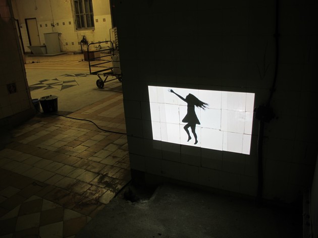 ROLL OVER ALL / audiovizuln instalace