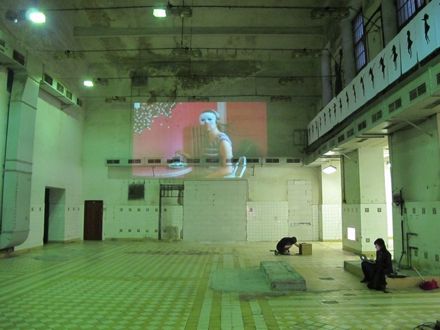 ROLL OVER ALL / audiovizuln instalace